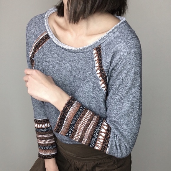 CHICBOMB Sweaters - Late sweater top with distressed and trim pattern